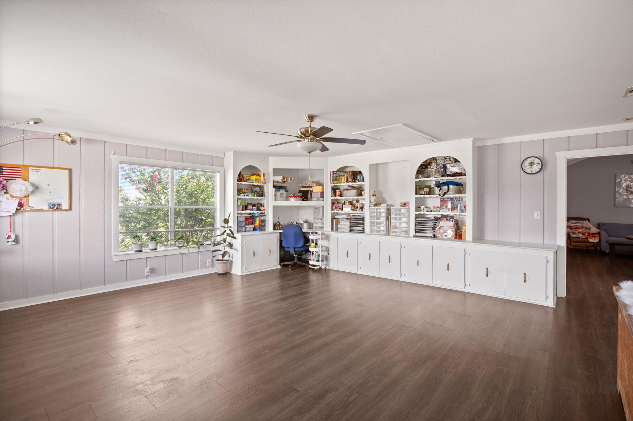 101 Homestead Rd, Kyle, TX 78640