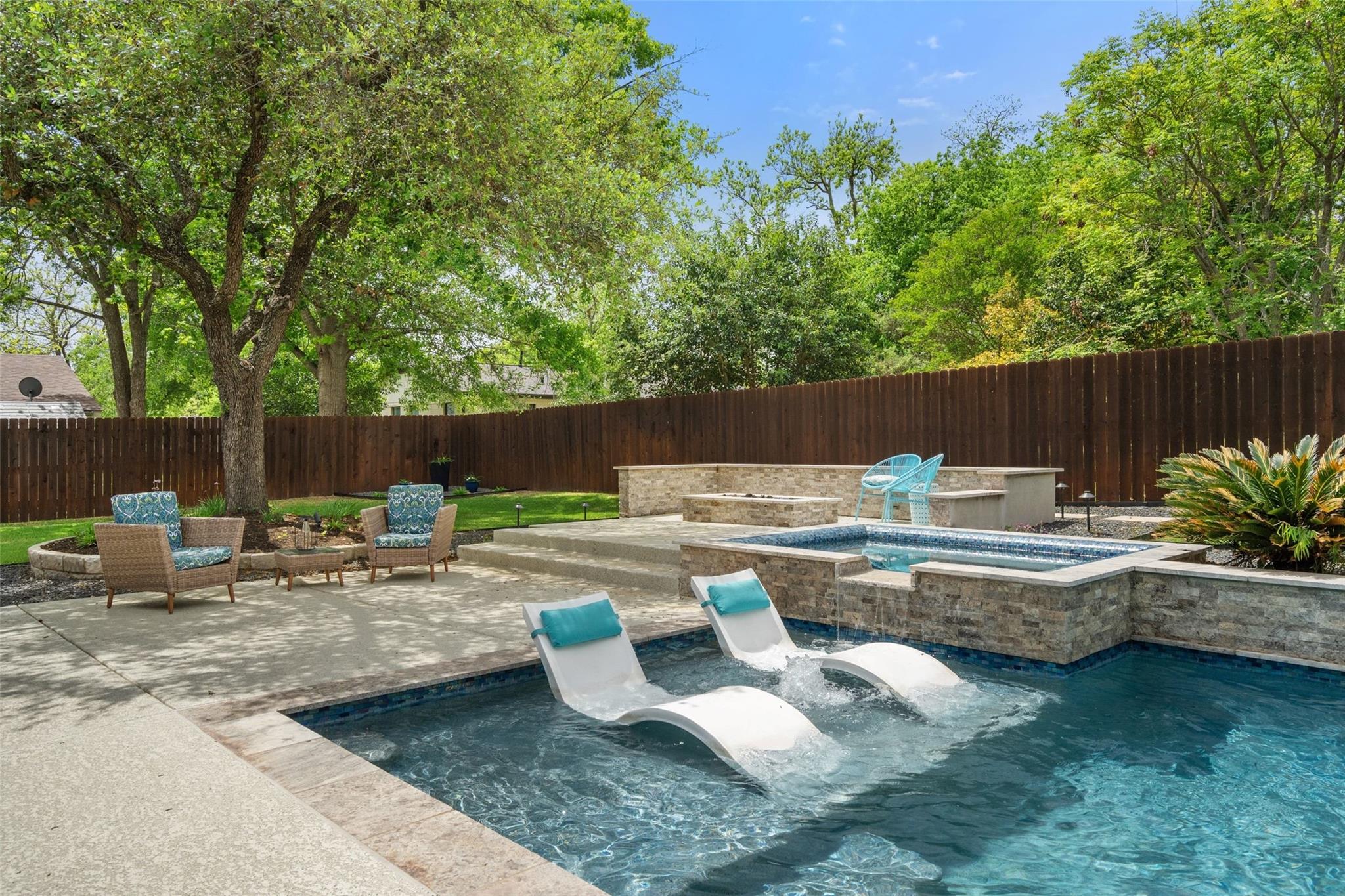 1614 S College St, Georgetown, TX 78626