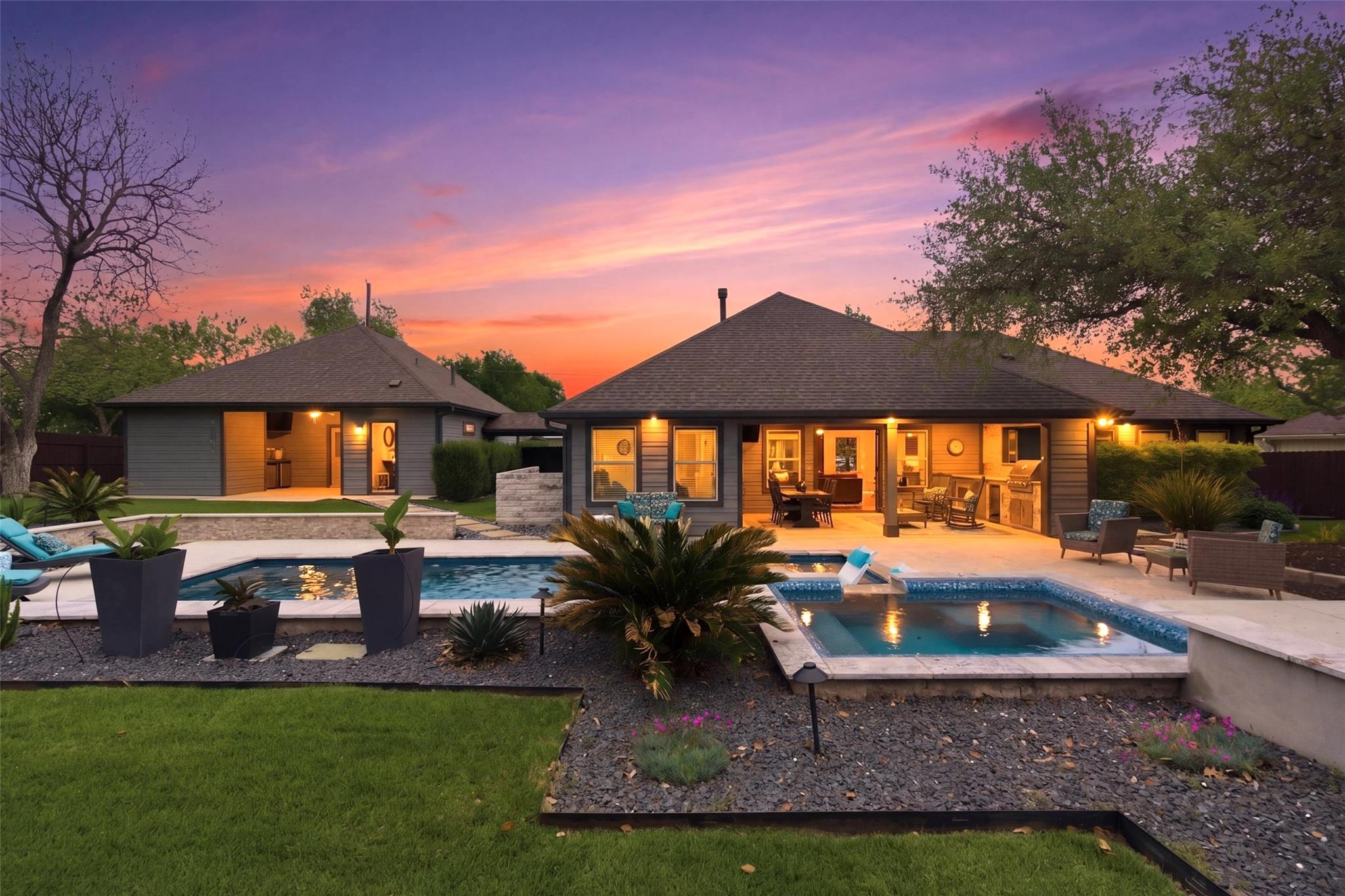 1614 S College St, Georgetown, TX 78626