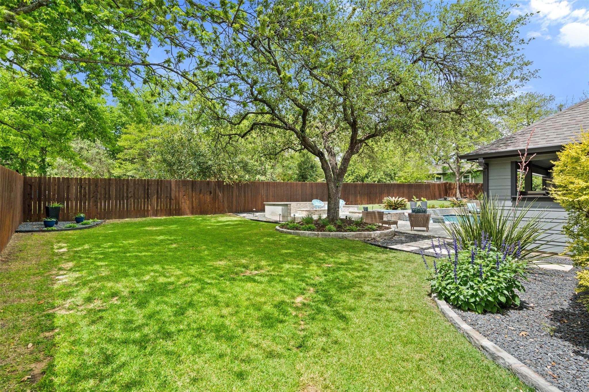 1614 S College St, Georgetown, TX 78626