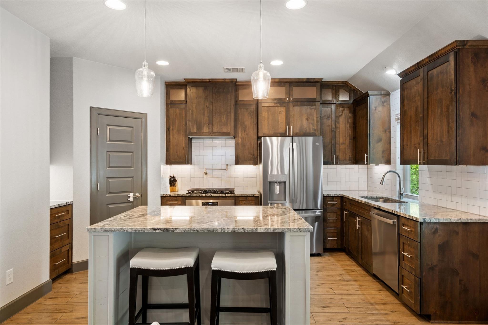 1614 S College St, Georgetown, TX 78626