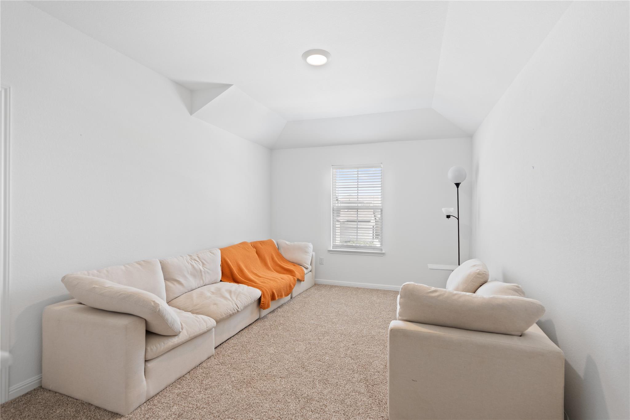 143 Santa Rosa Ln, Buda, TX 78610