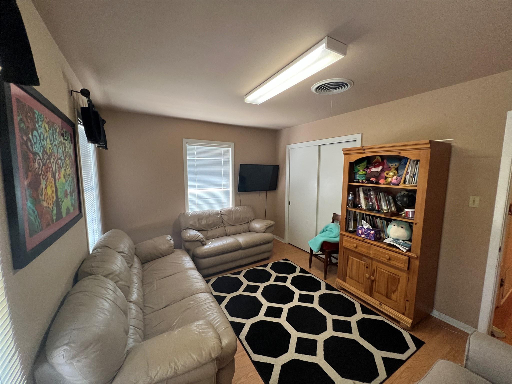 1612 Williams Dr, Georgetown, TX 78628