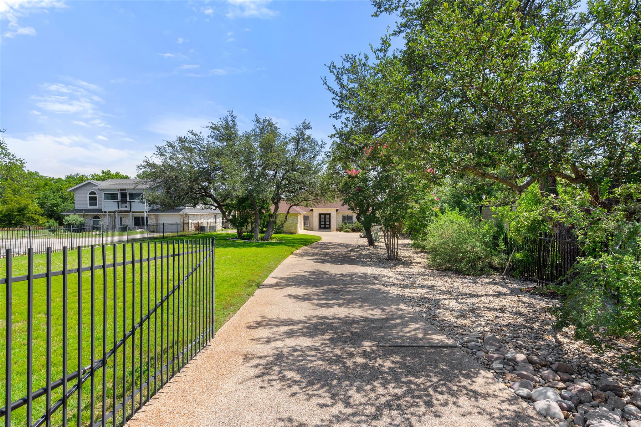22126 Briarcliff Dr, Spicewood, TX 78669
