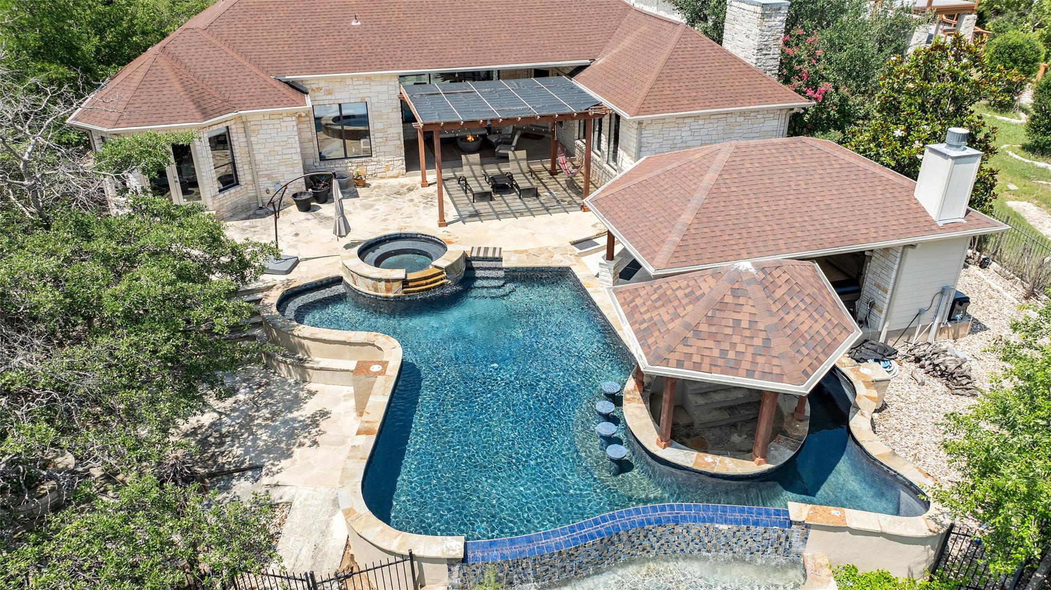 22126 Briarcliff Dr, Spicewood, TX 78669