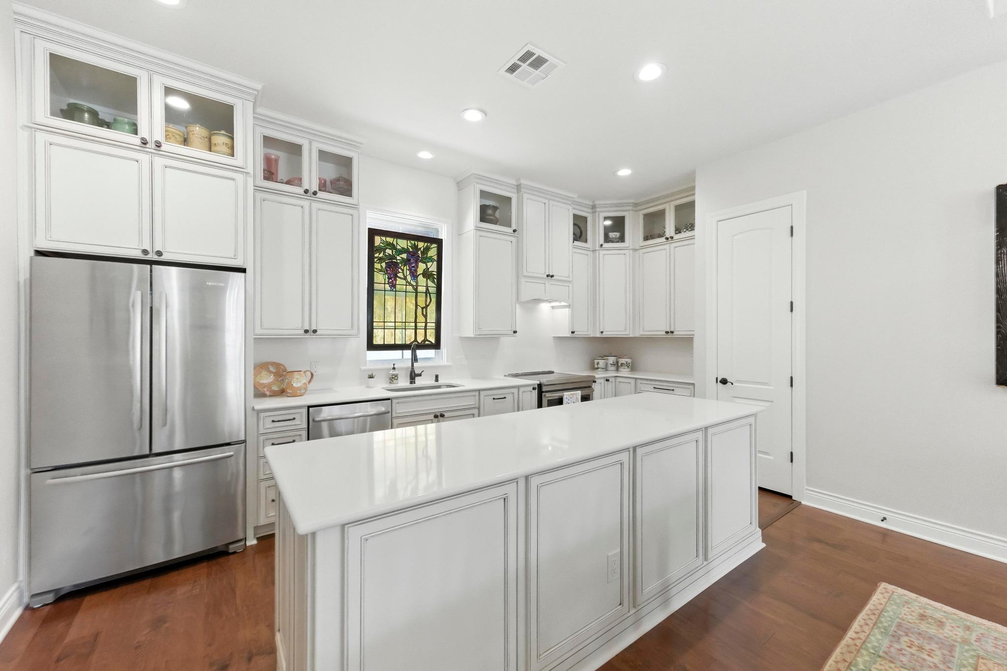 306 AMIATA Ave, Lakeway, TX 78734