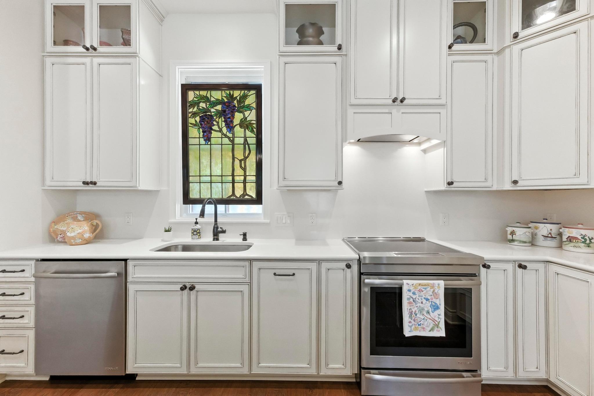 306 AMIATA Ave, Lakeway, TX 78734