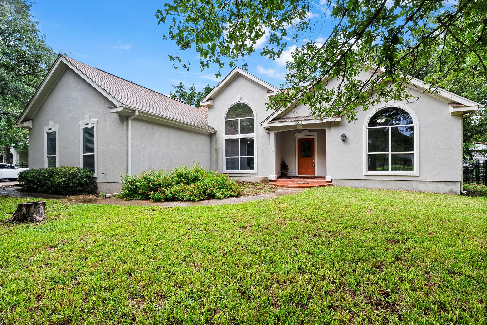 230 Cedar Hills Dr, Elgin, TX 78621