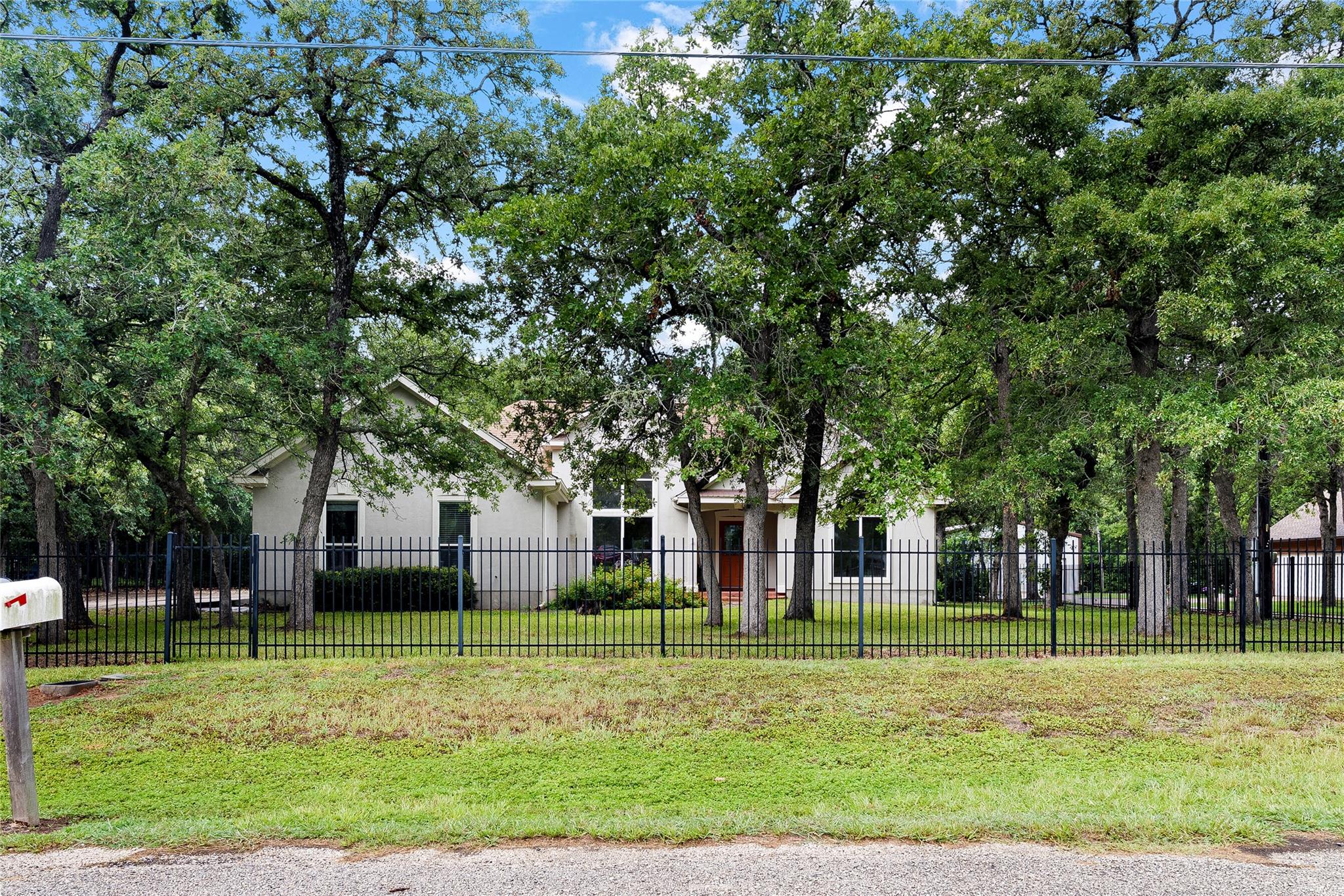 230 Cedar Hills Dr, Elgin, TX 78621