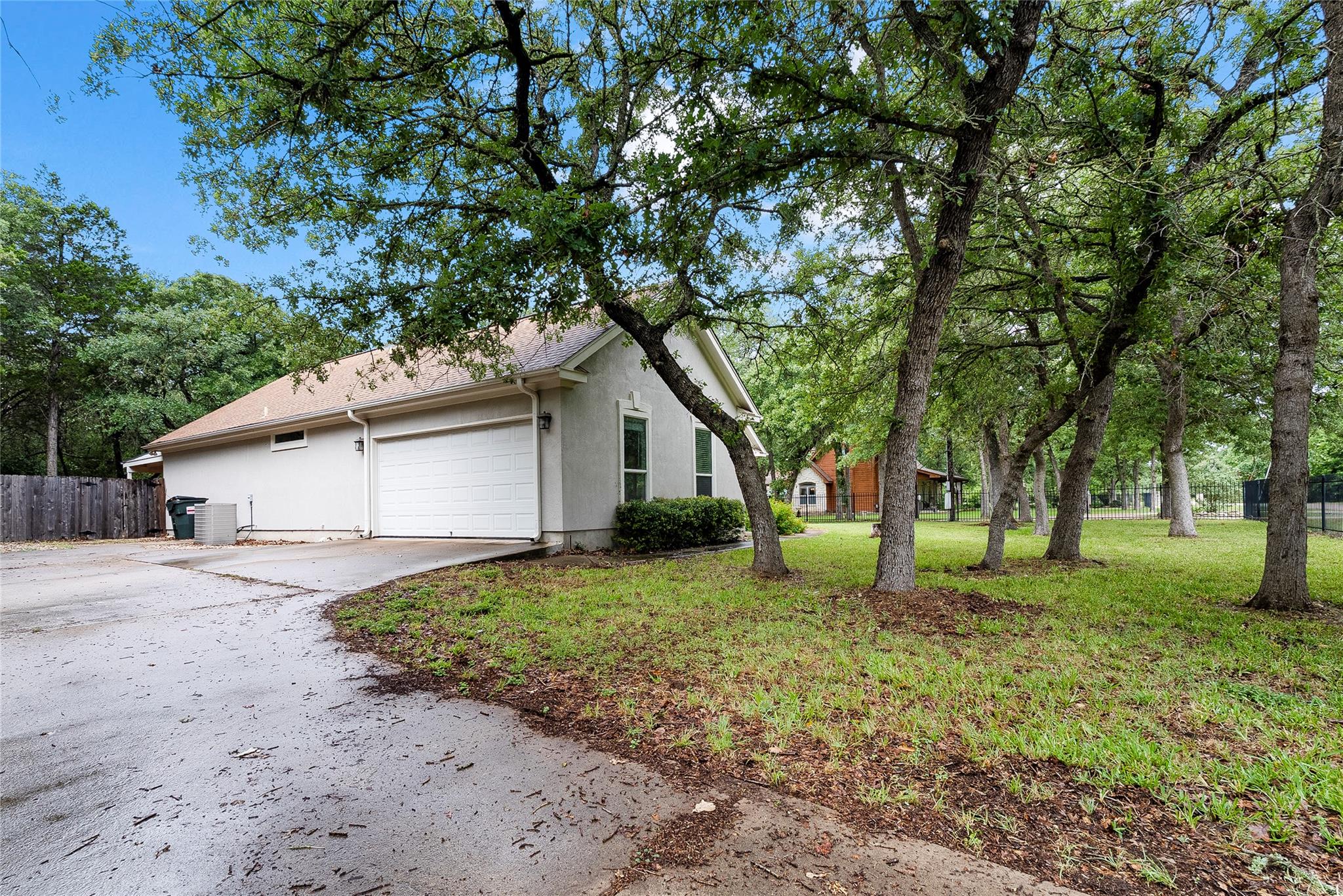 230 Cedar Hills Dr, Elgin, TX 78621