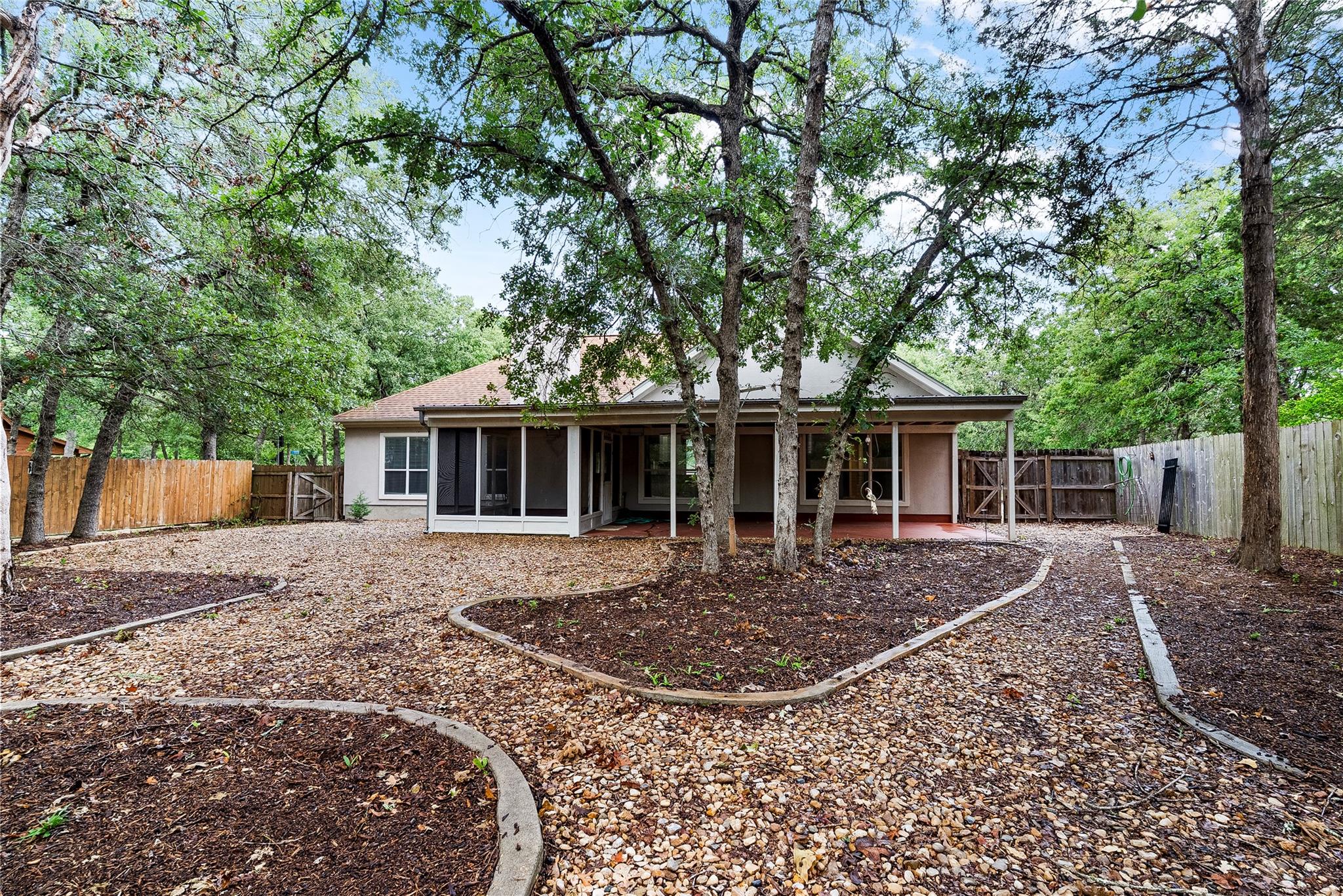 230 Cedar Hills Dr, Elgin, TX 78621