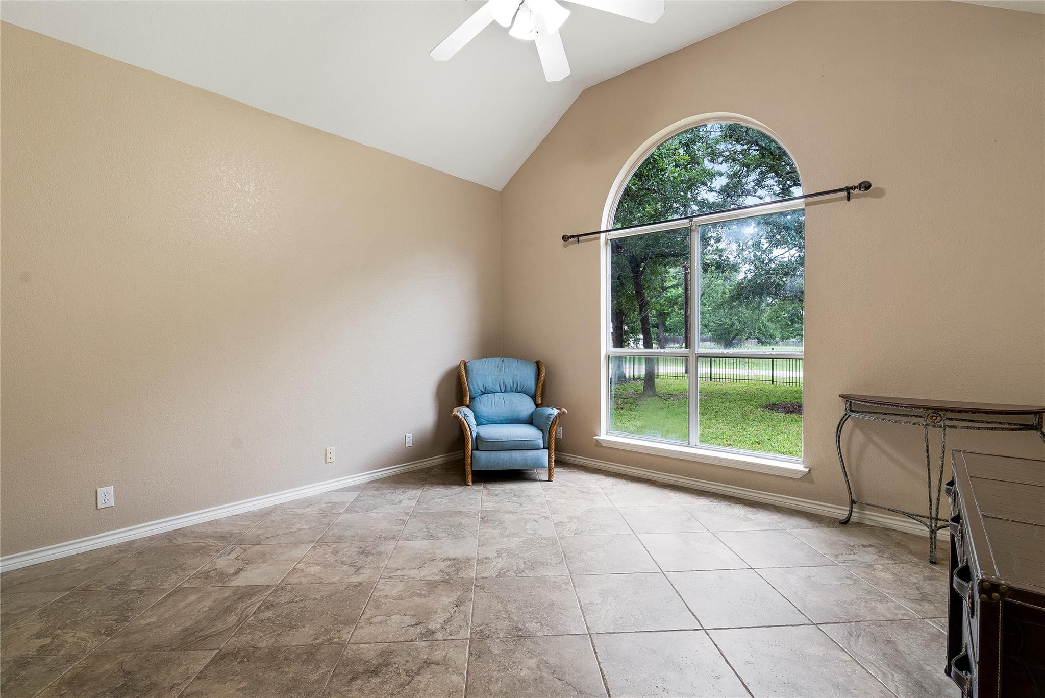 230 Cedar Hills Dr, Elgin, TX 78621