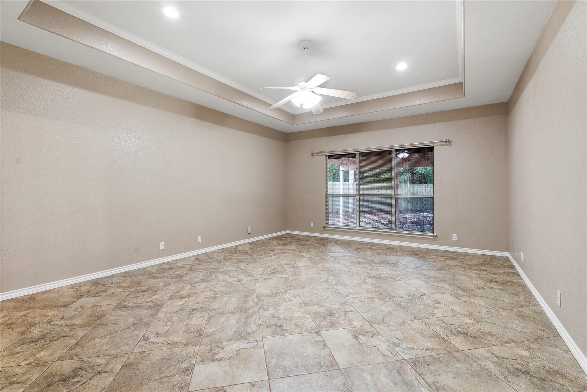 230 Cedar Hills Dr, Elgin, TX 78621