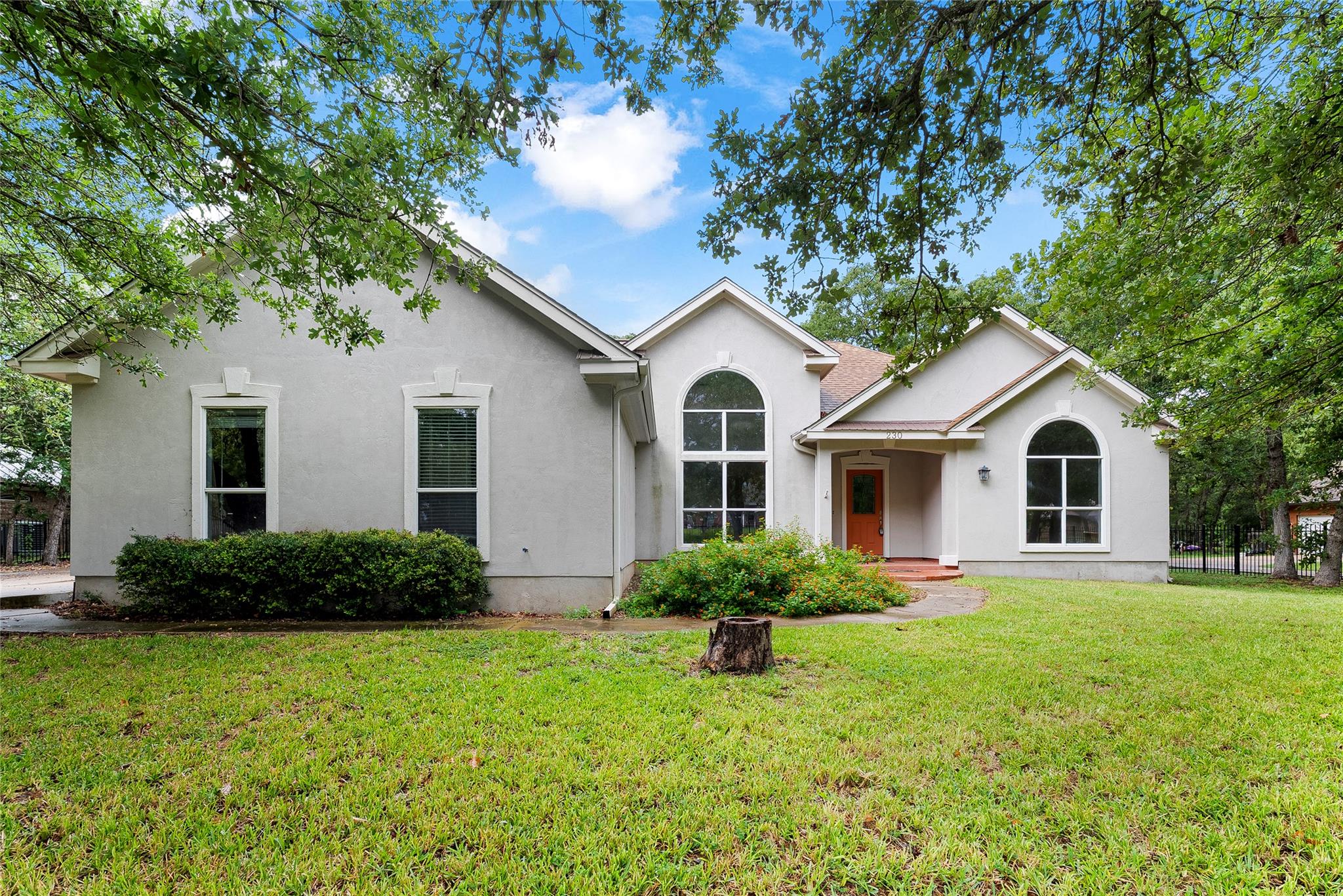 230 Cedar Hills Dr, Elgin, TX 78621