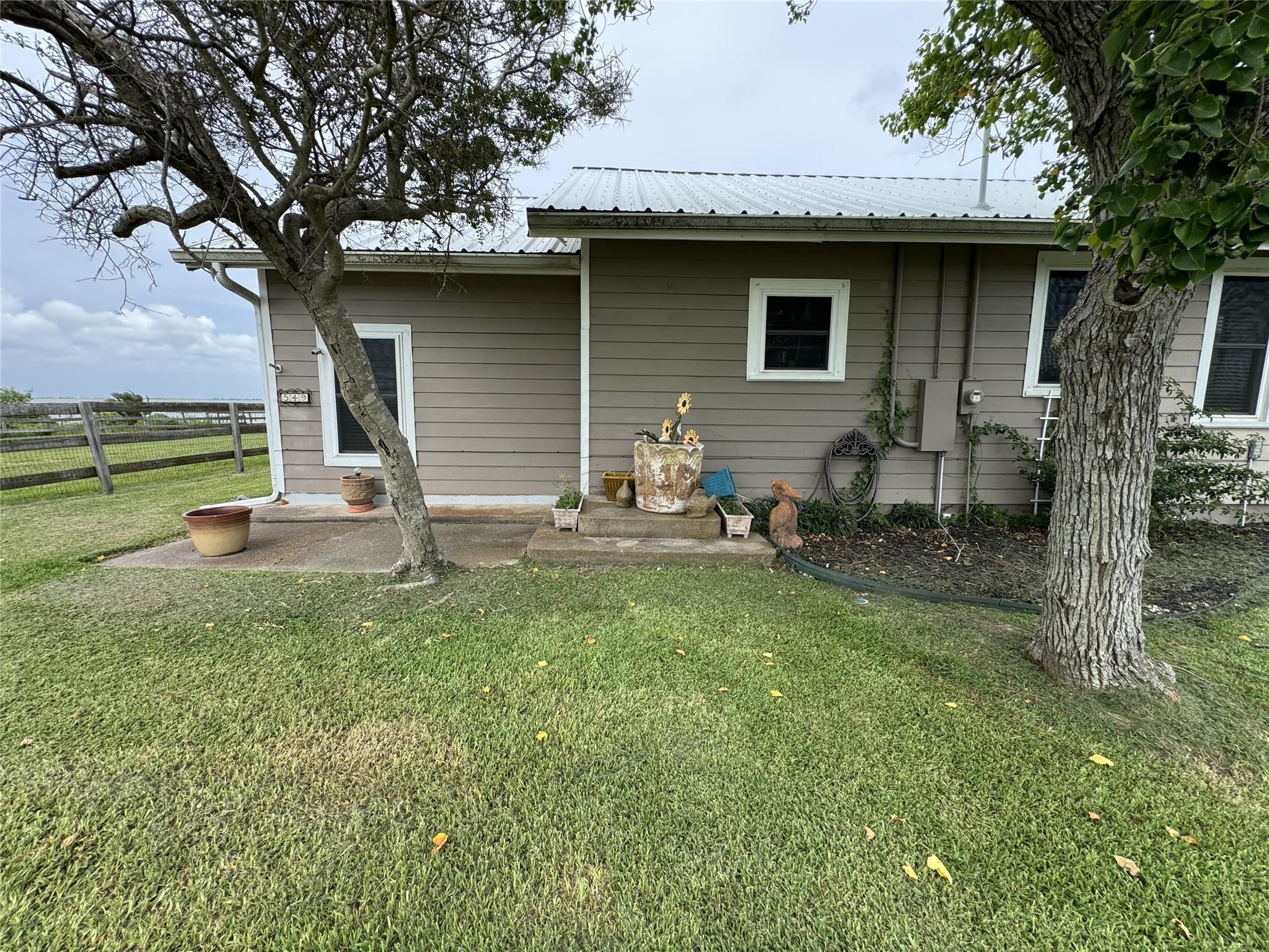 549 Marshall Johnson Ave S, Port Lavaca, TX 77979