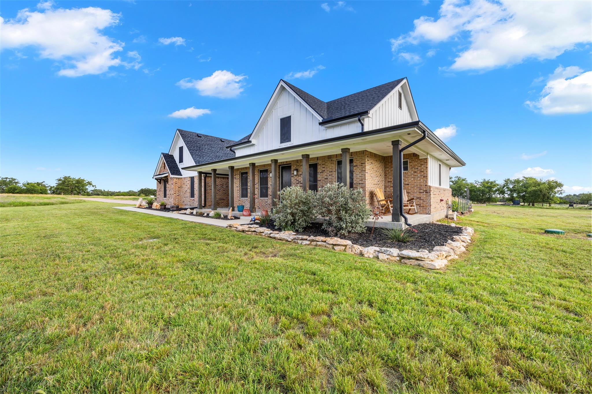 640 Blackbuck Ridge Dr, Lampasas, TX 76550