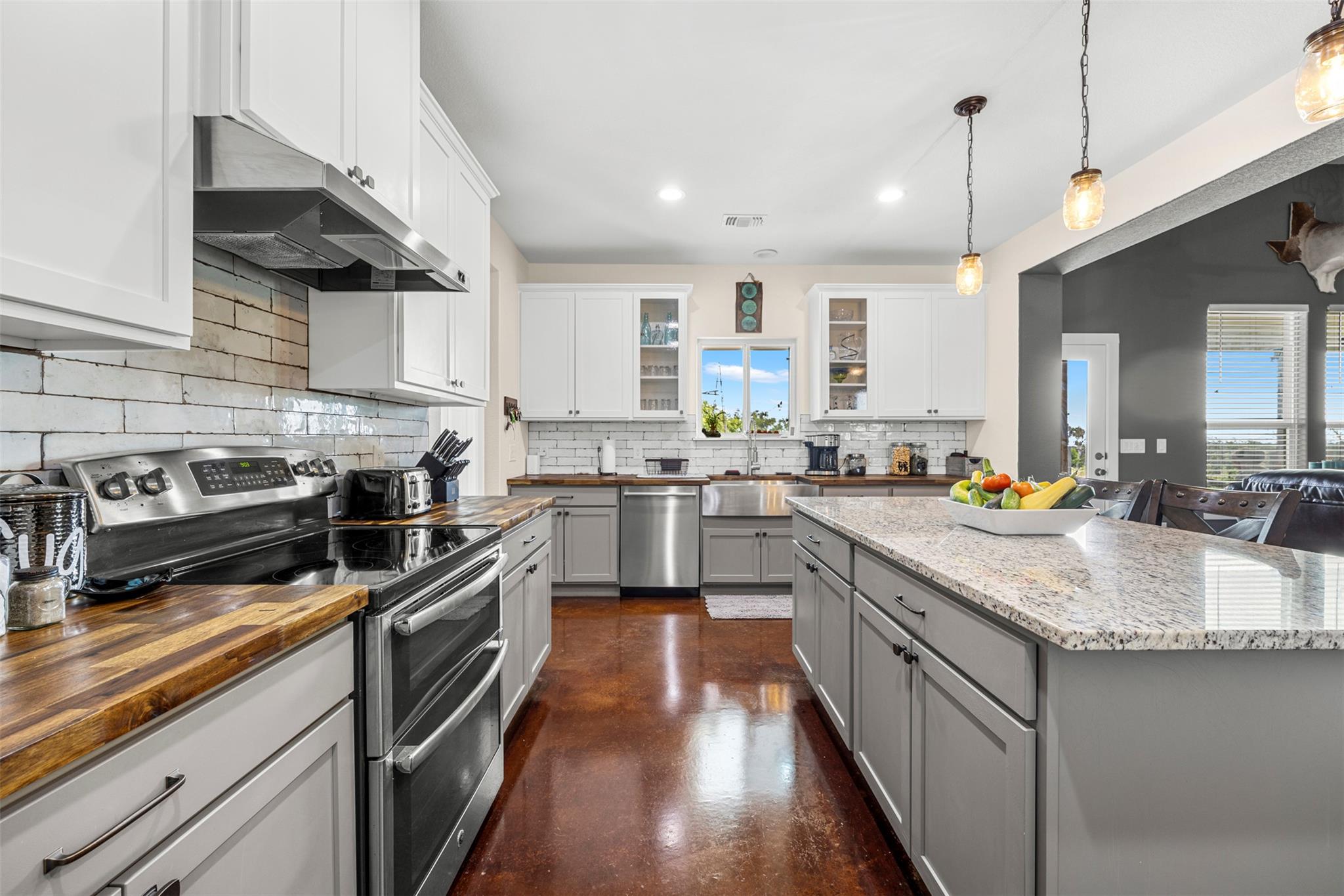 640 Blackbuck Ridge Dr, Lampasas, TX 76550