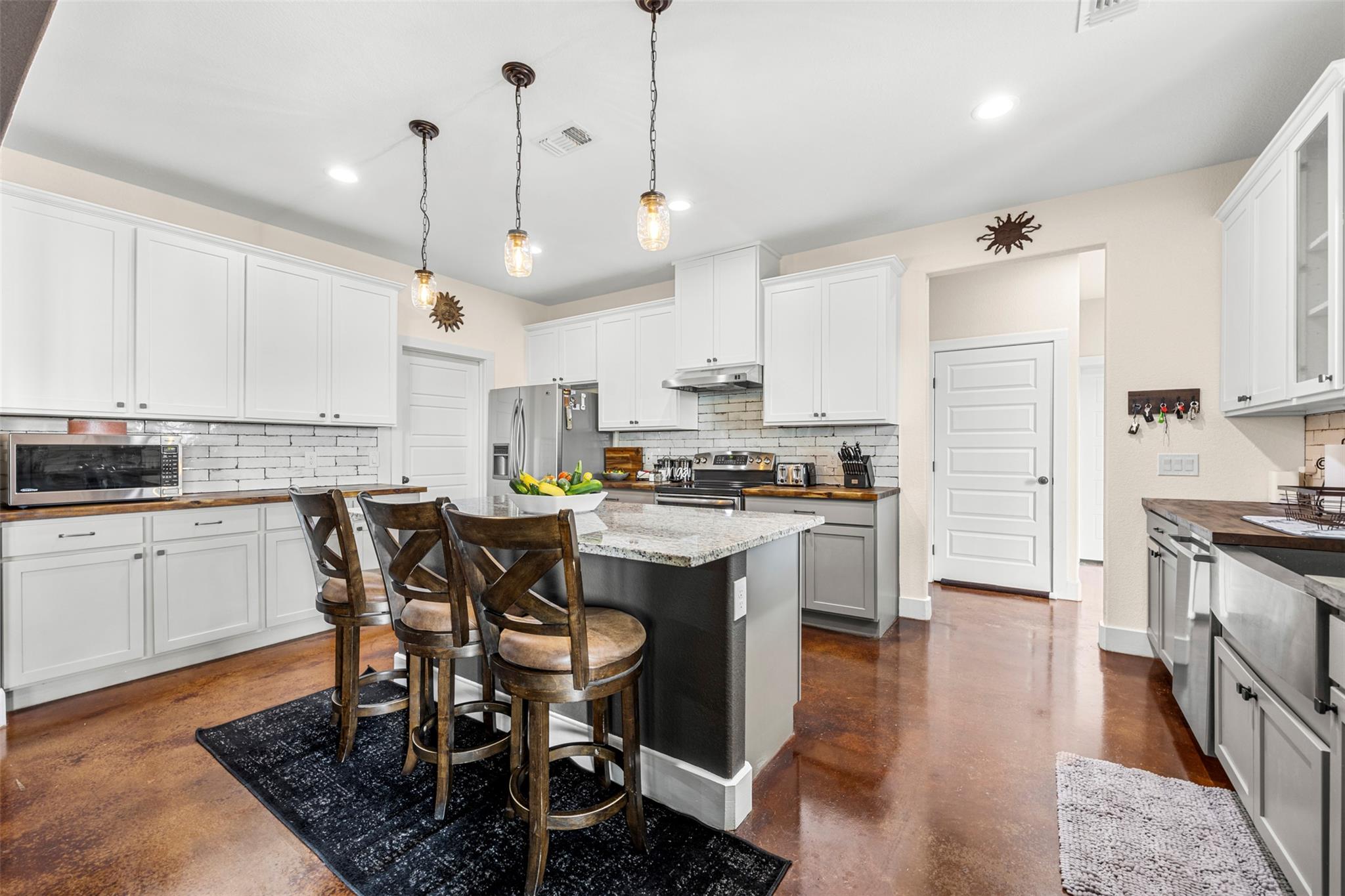 640 Blackbuck Ridge Dr, Lampasas, TX 76550