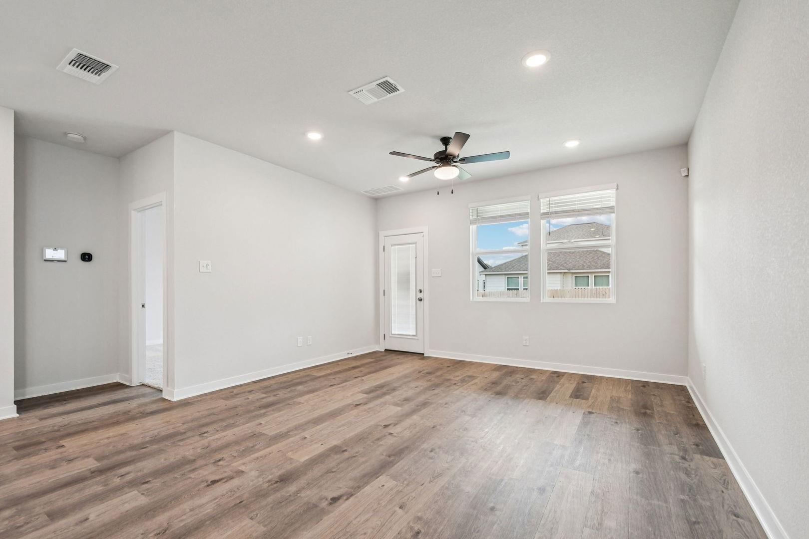 205 Firefox Way, Jarrell, TX 76537