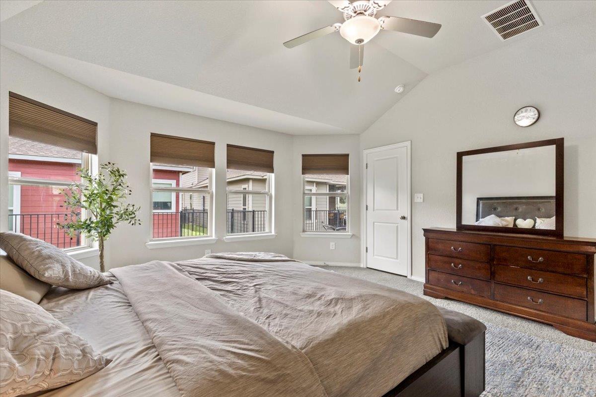 103 Simon, Kyle, TX 78640