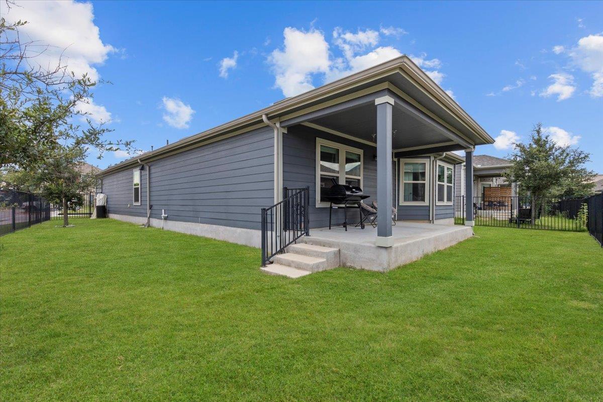 103 Simon, Kyle, TX 78640