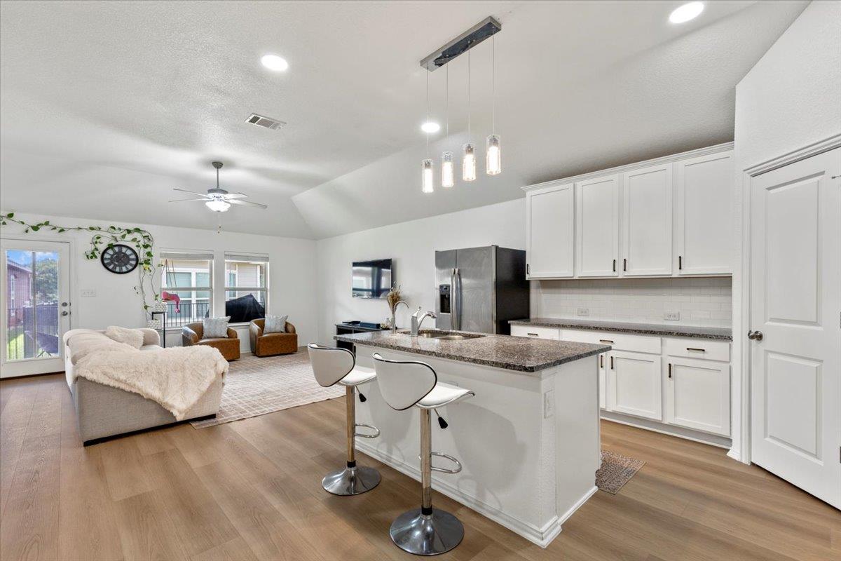 103 Simon, Kyle, TX 78640