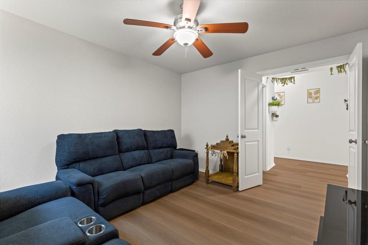 103 Simon, Kyle, TX 78640