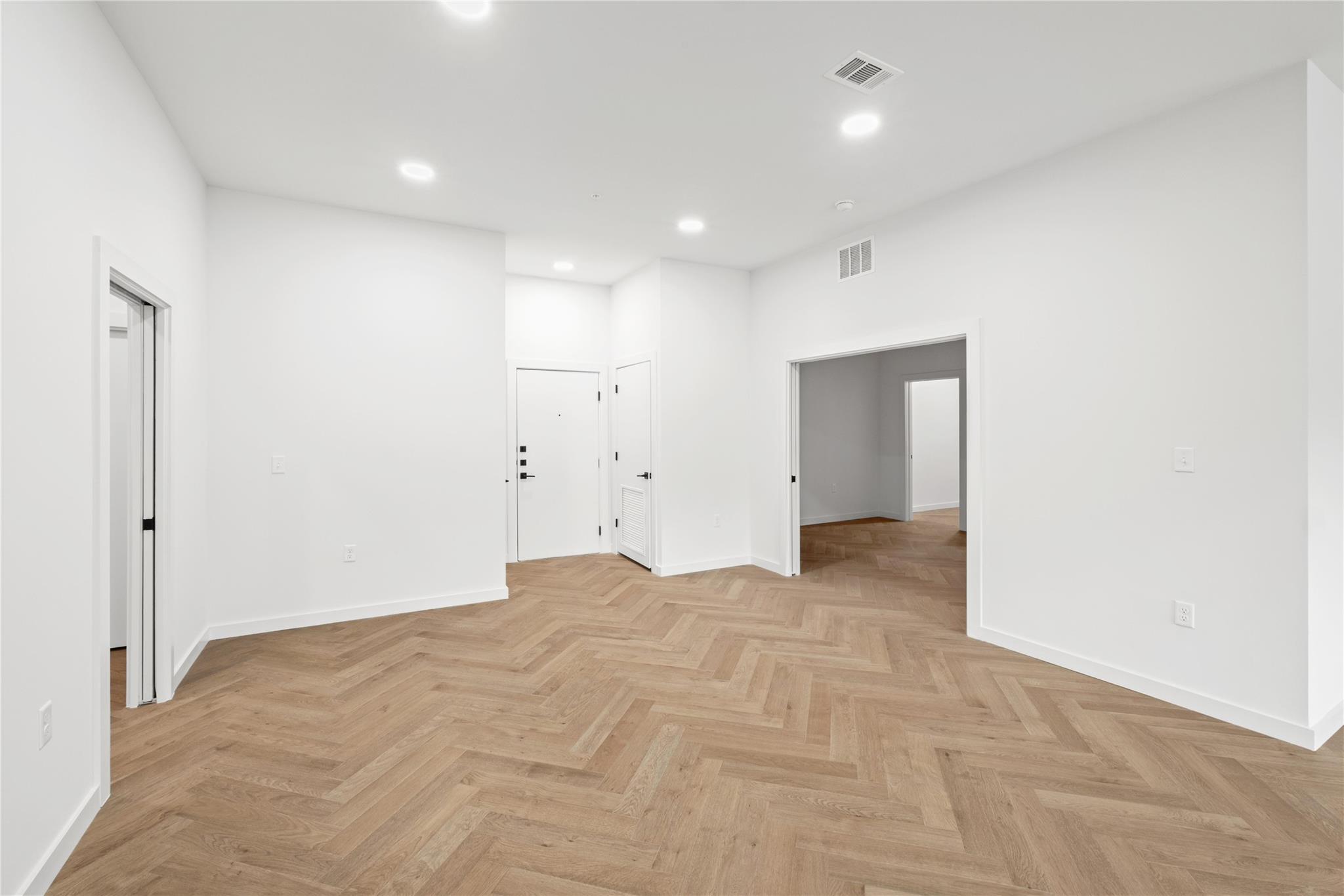 2209 S 1st St # 108, Austin, TX 78704