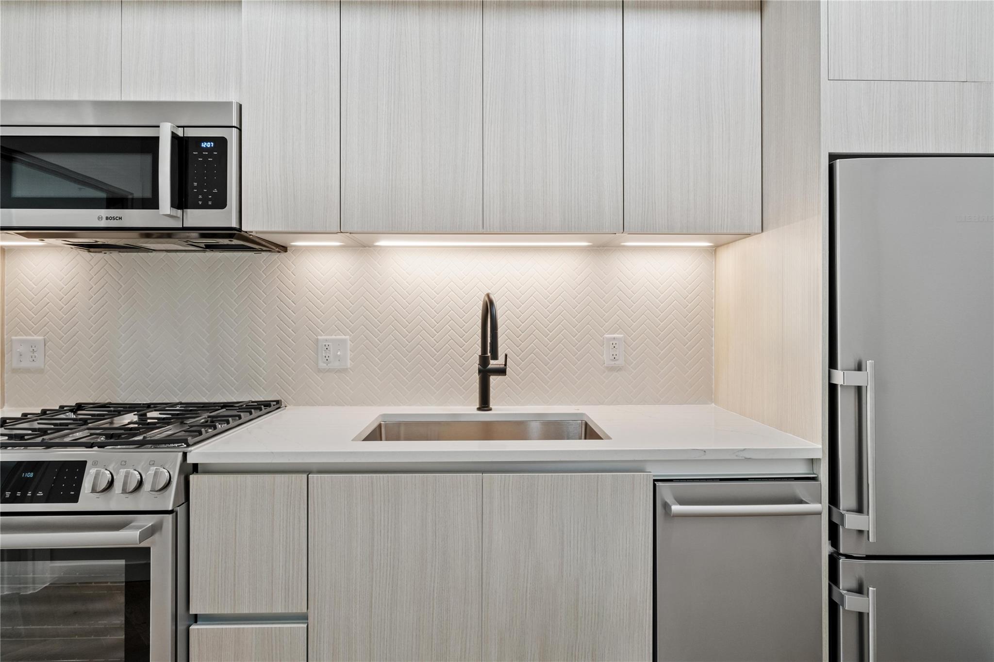 2209 S 1st St # 108, Austin, TX 78704