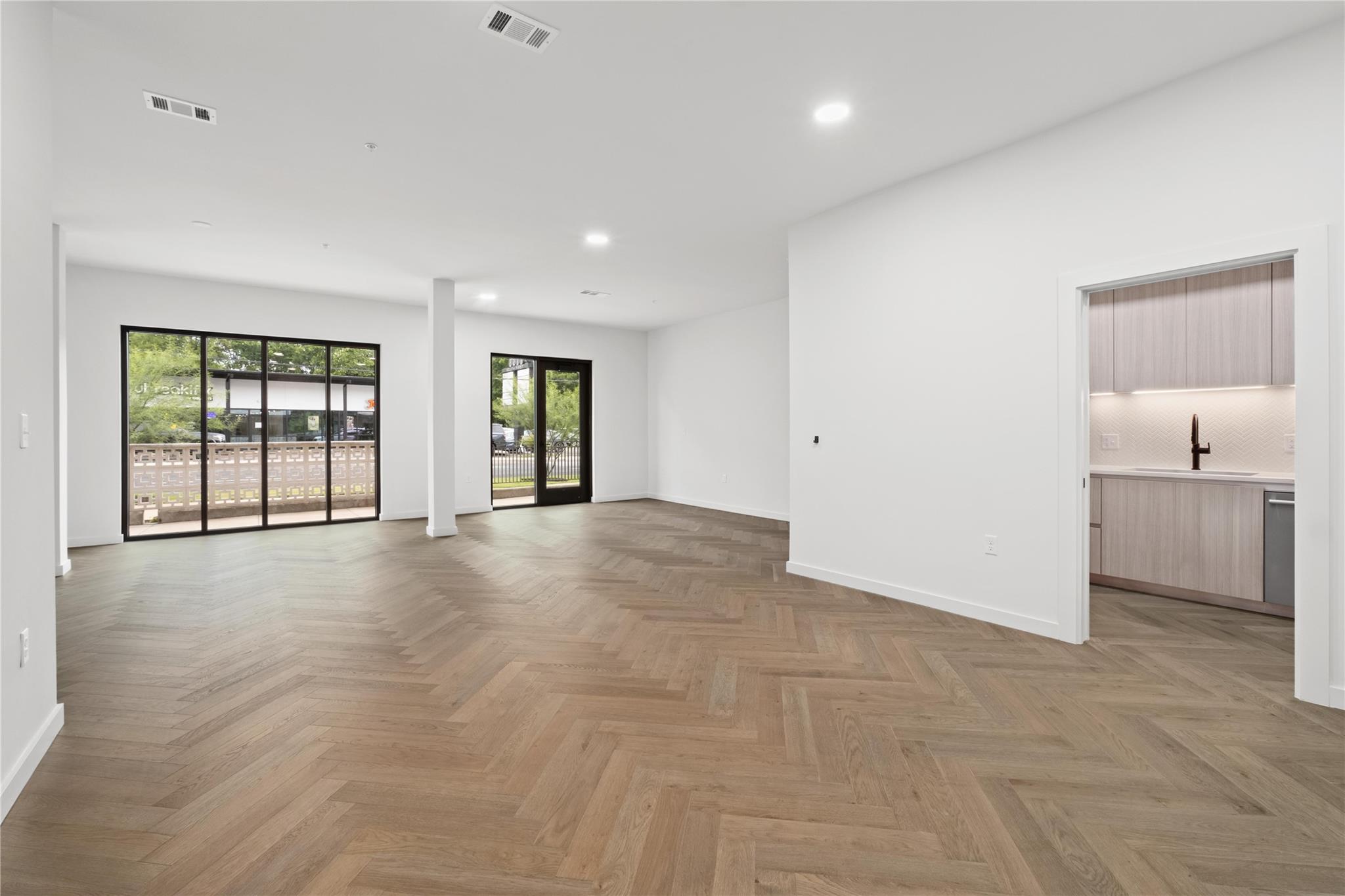 2209 S 1st St # 108, Austin, TX 78704