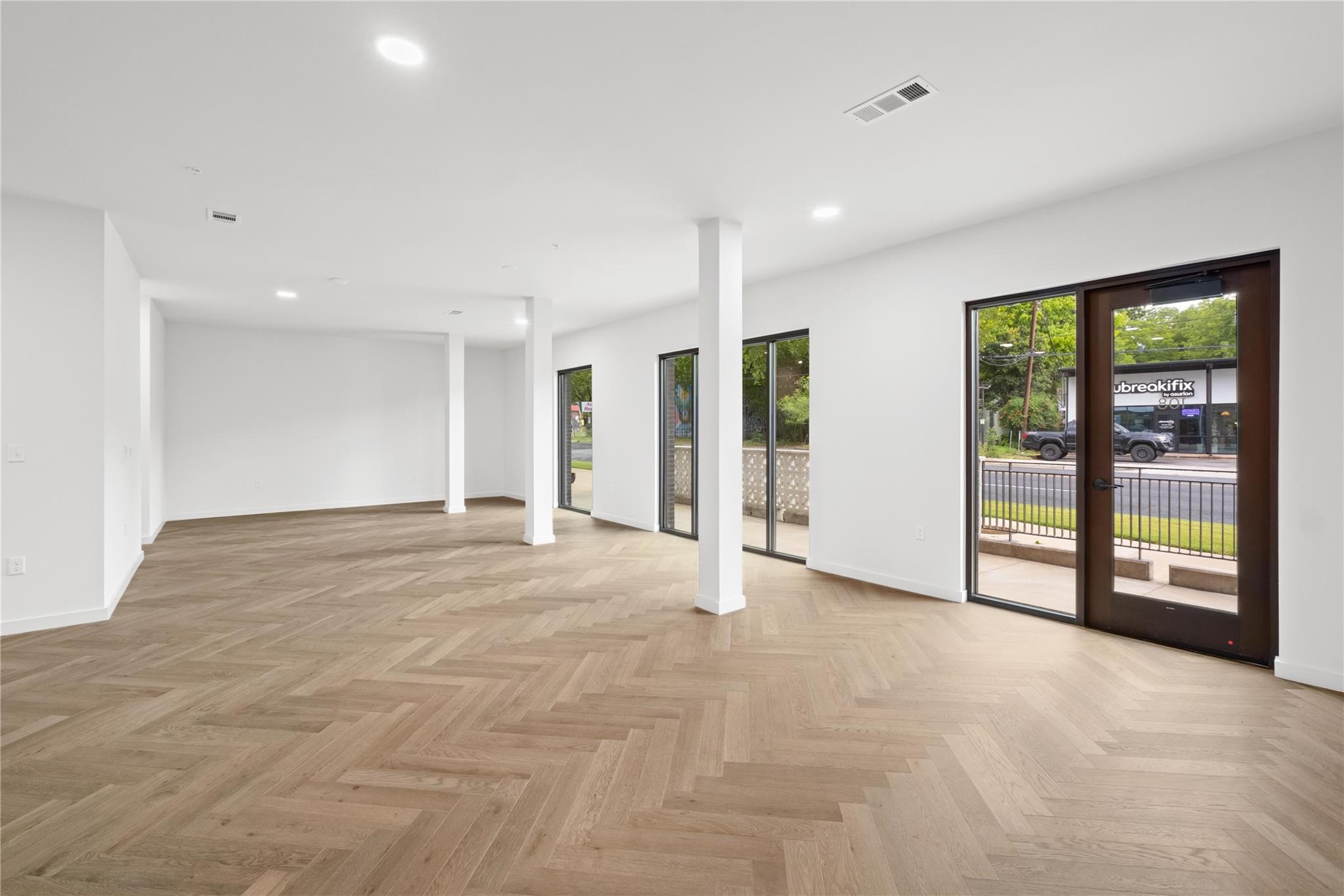 2209 S 1st St # 108, Austin, TX 78704