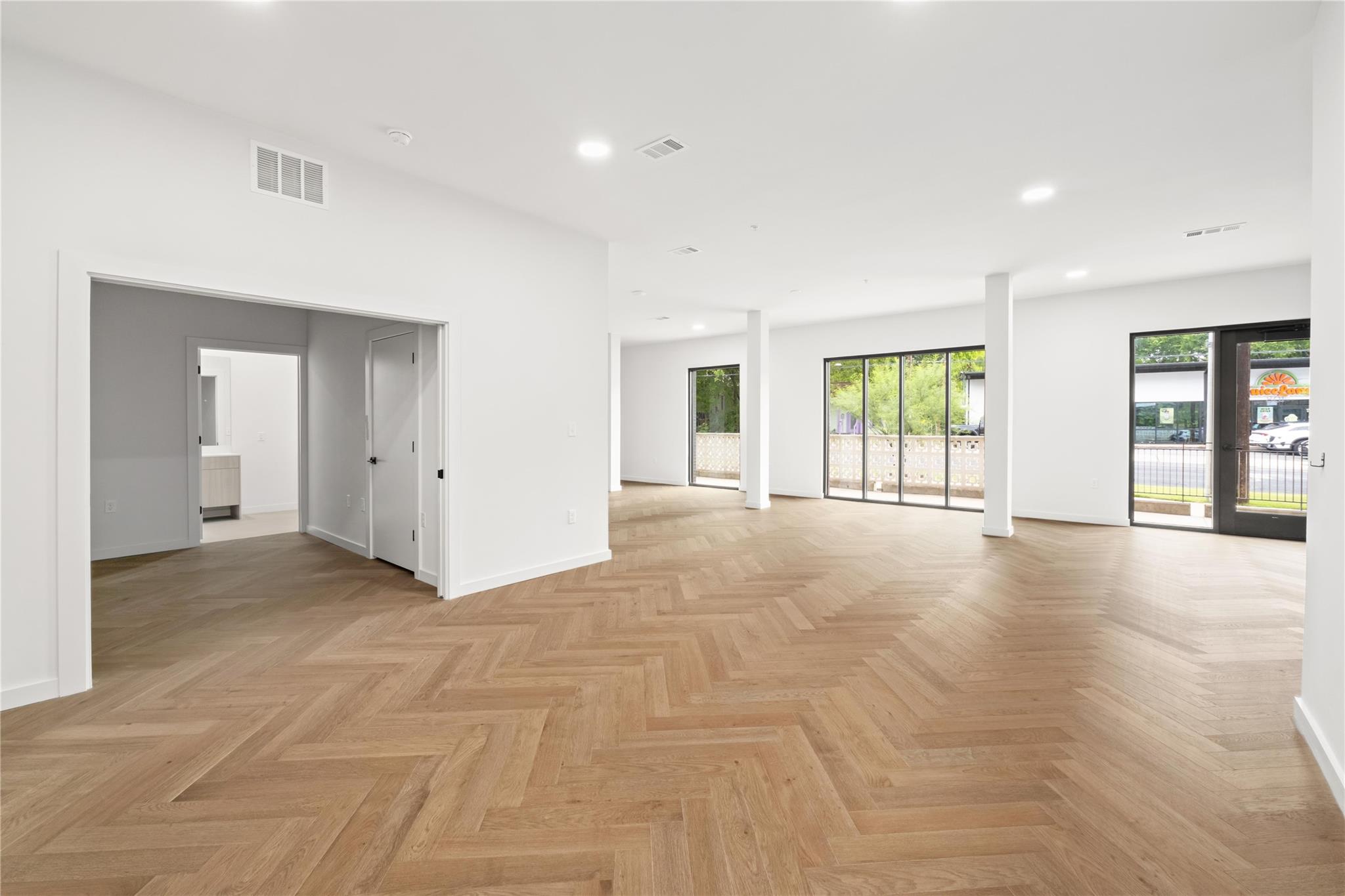 2209 S 1st St # 108, Austin, TX 78704