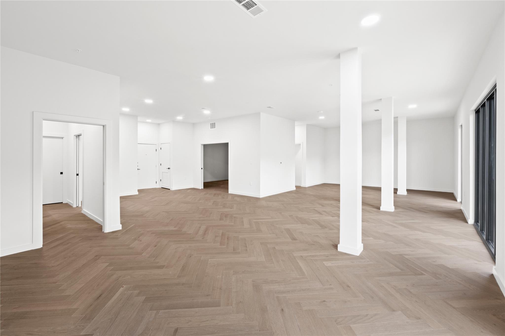 2209 S 1st St # 108, Austin, TX 78704