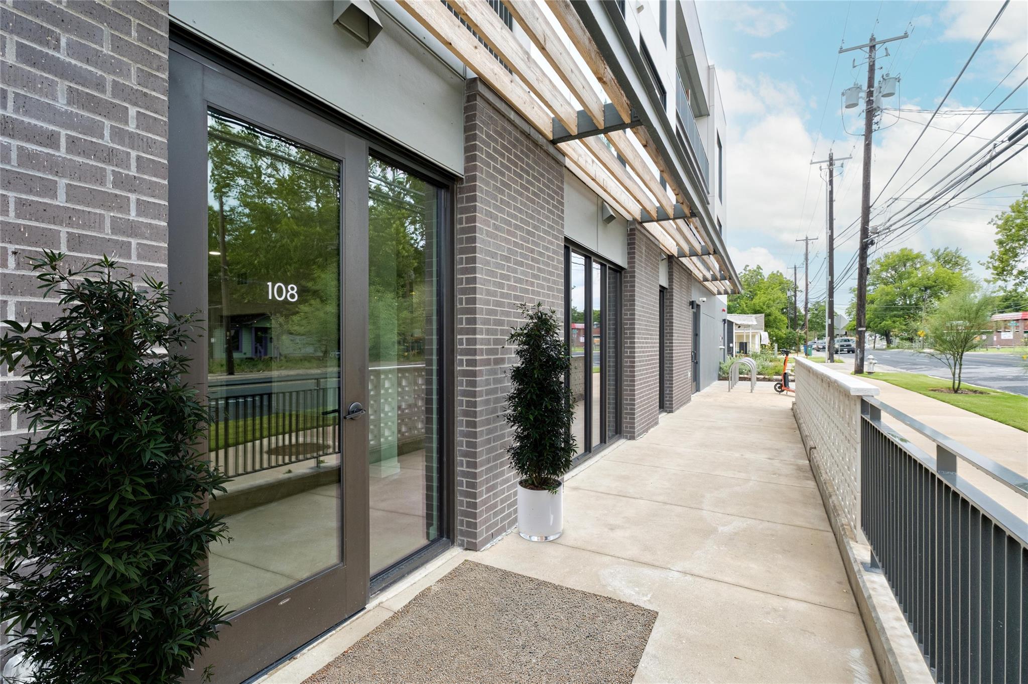 2209 S 1st St # 108, Austin, TX 78704