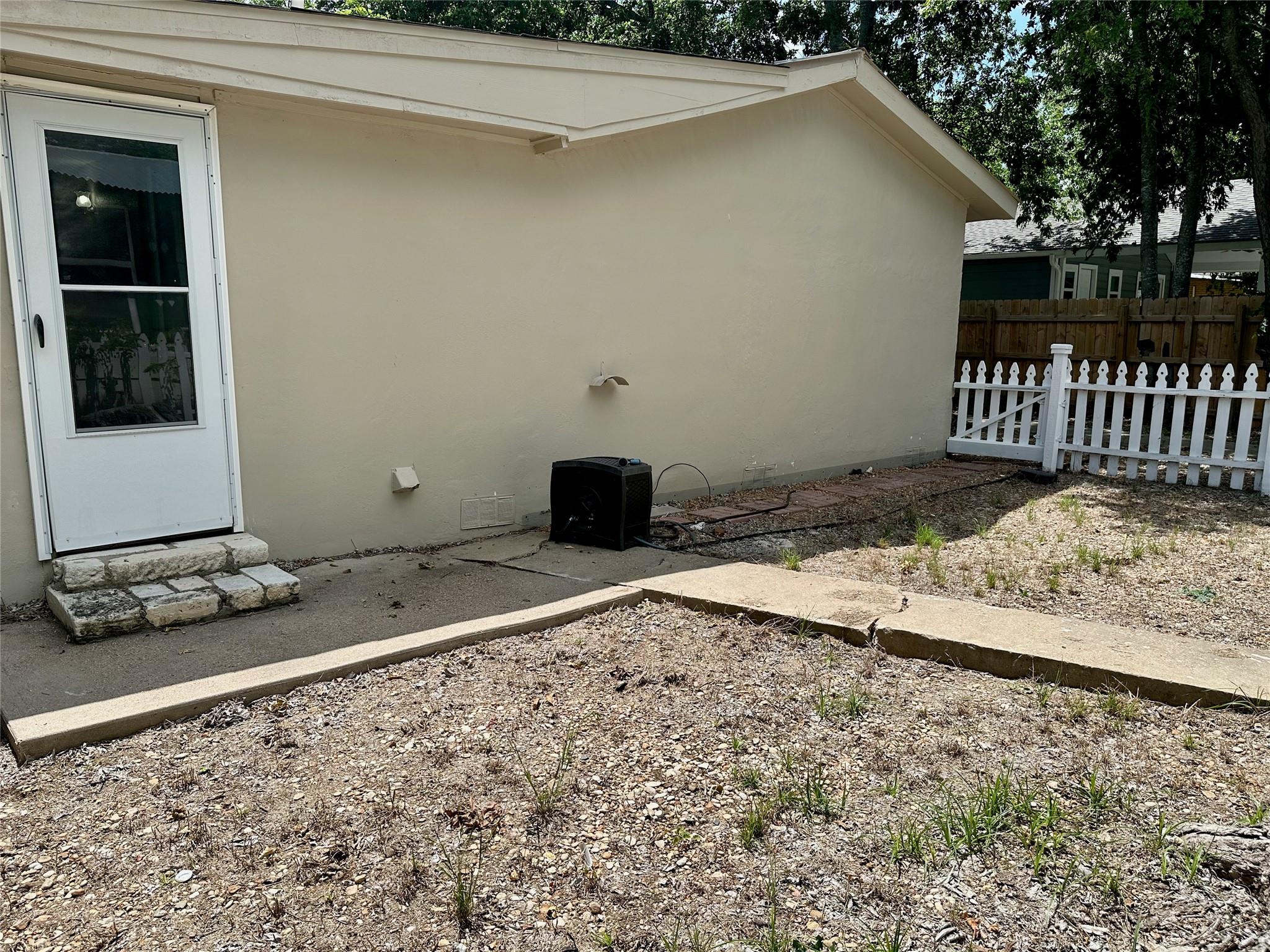 1404 Forest St, Georgetown, TX 78626