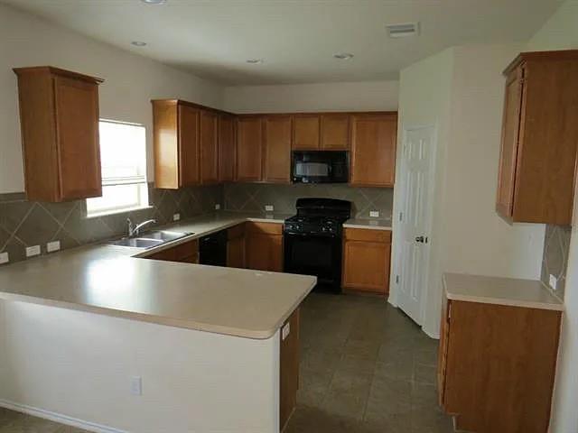 566 Quarter Ave, Buda, TX 78610