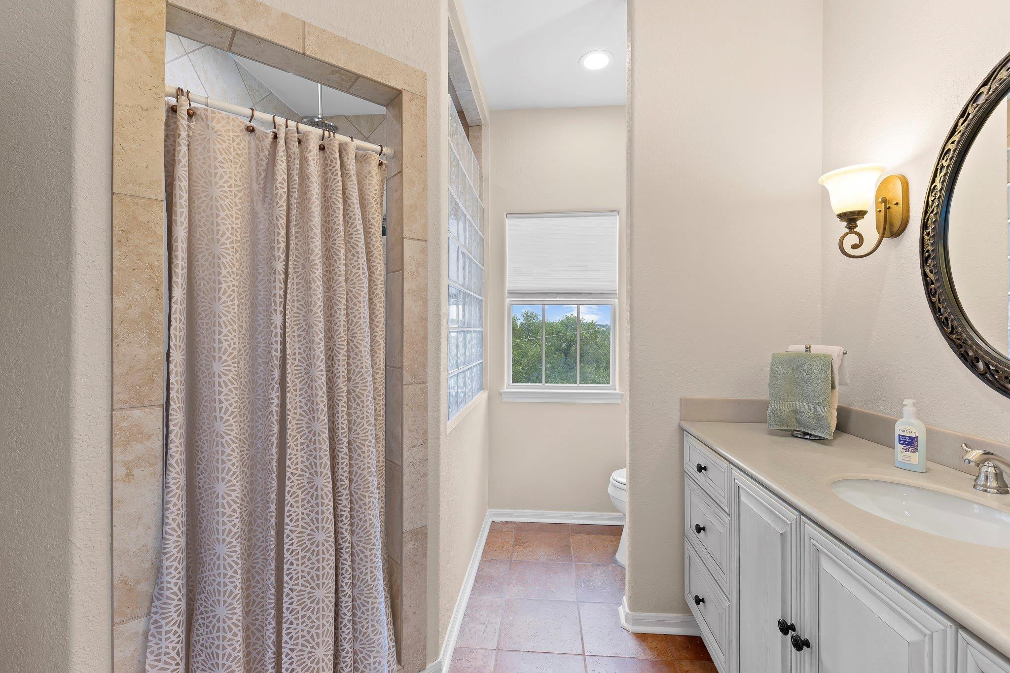 17004 Sleepy Hollow Dr, Lago Vista, TX 78645