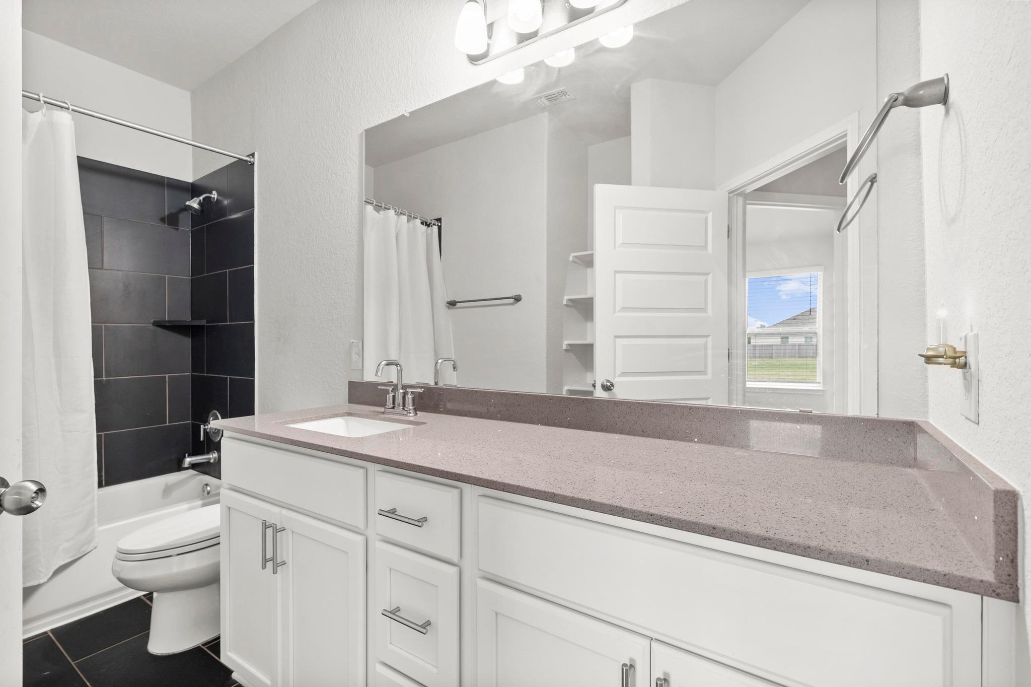 352 Backstays Loop, Kyle, TX 78640