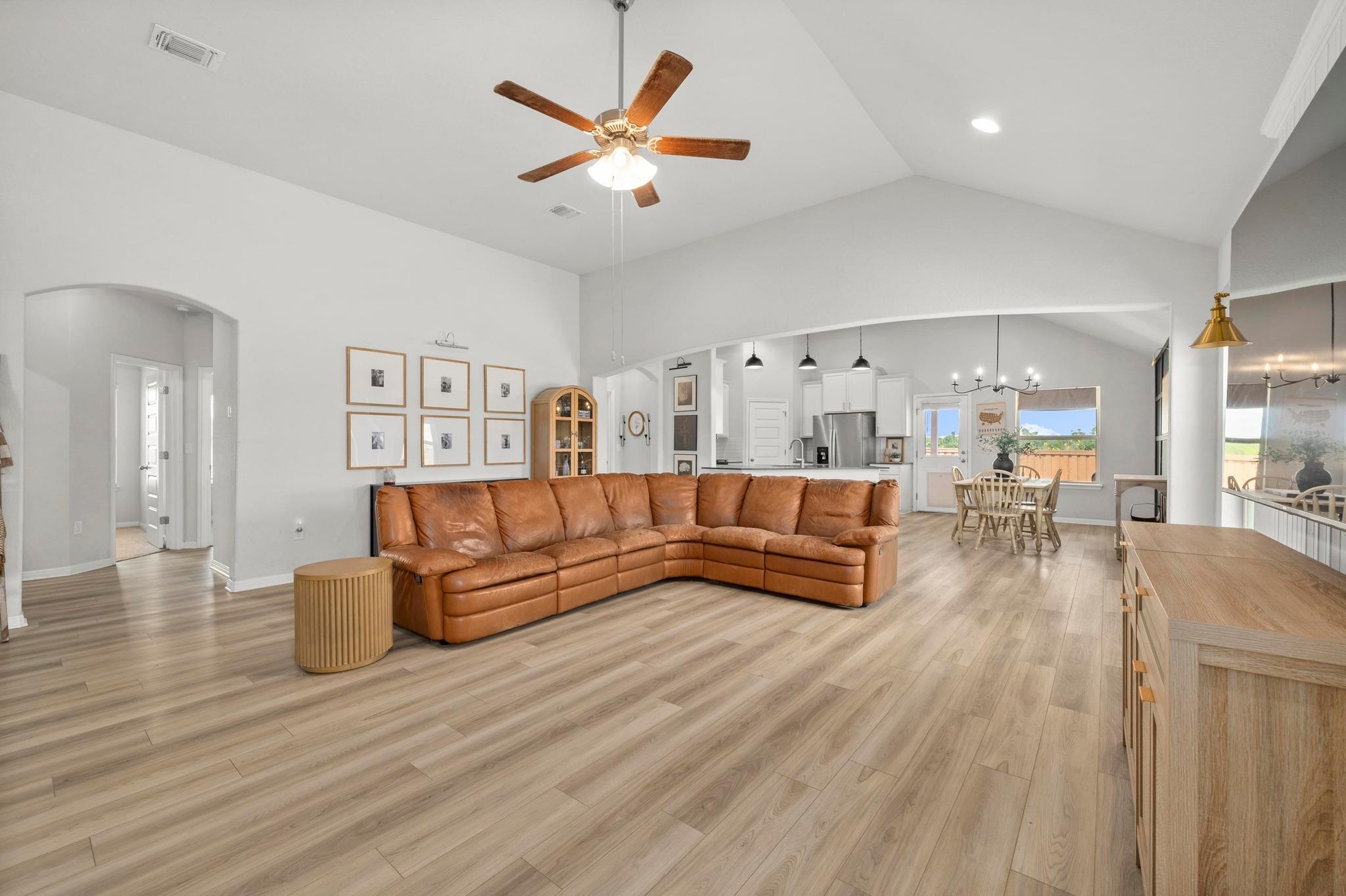 352 Backstays Loop, Kyle, TX 78640