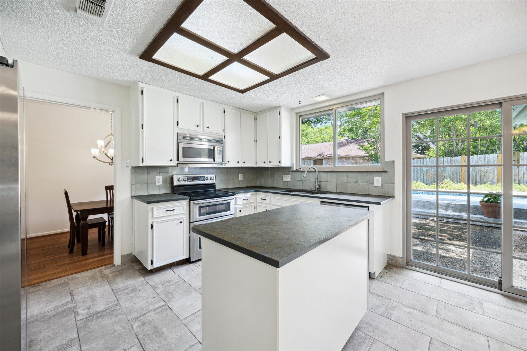9902 Marseilles Dr, Austin, TX 78750