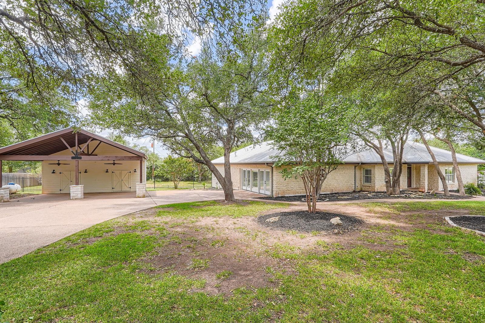 4 Longhorn Dr, Round Rock, TX 78681