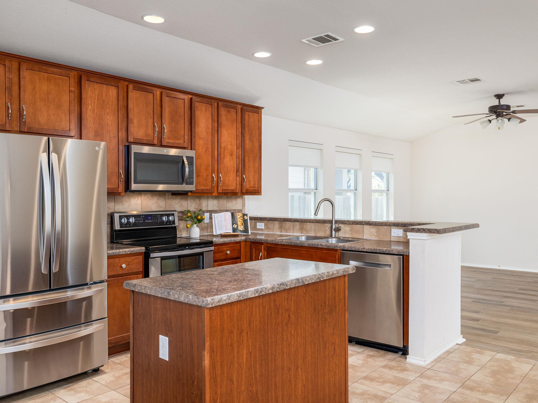 7817 Little Deer Trl, Georgetown, TX 78628