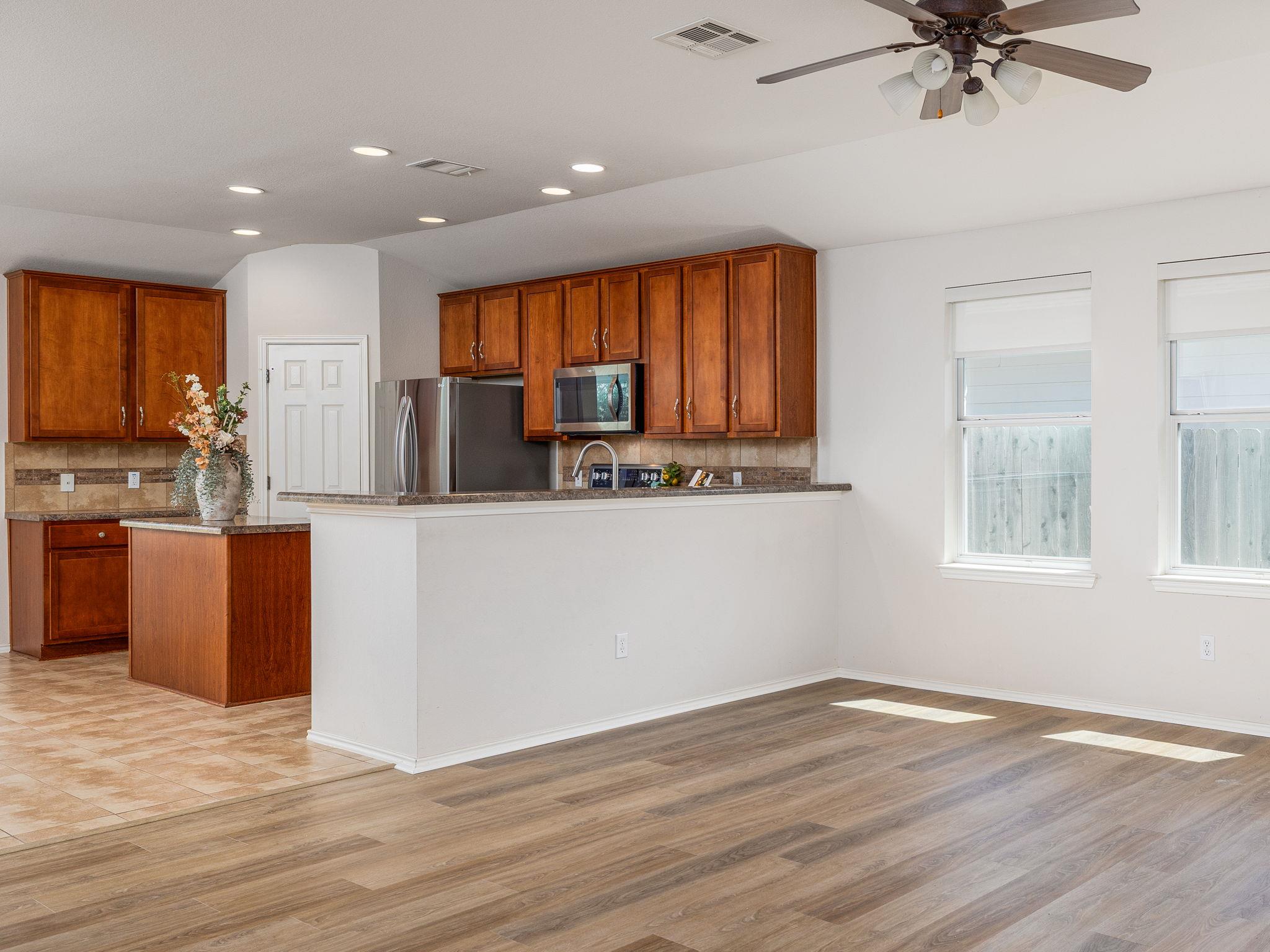 7817 Little Deer Trl, Georgetown, TX 78628