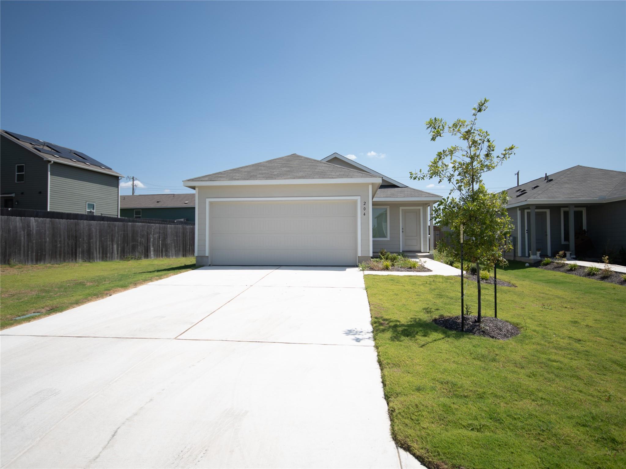 204 BURT RAINEY Ln, Jarrell, TX 76537