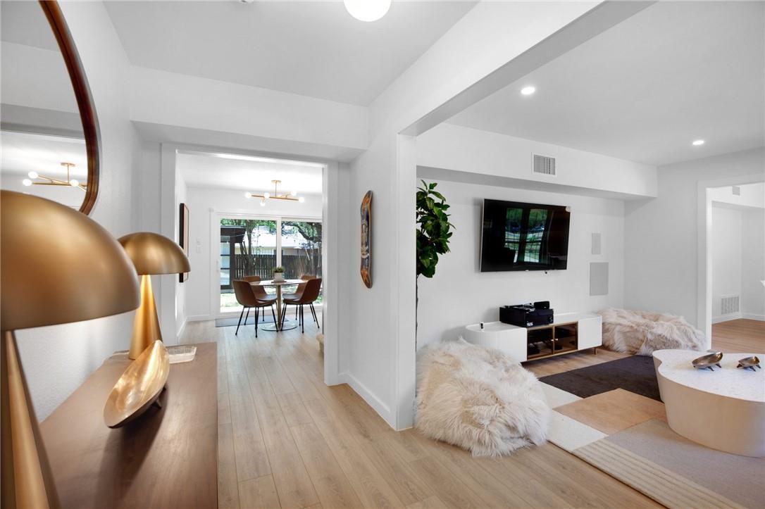 7106 S Ute Trl, Austin, TX 78729