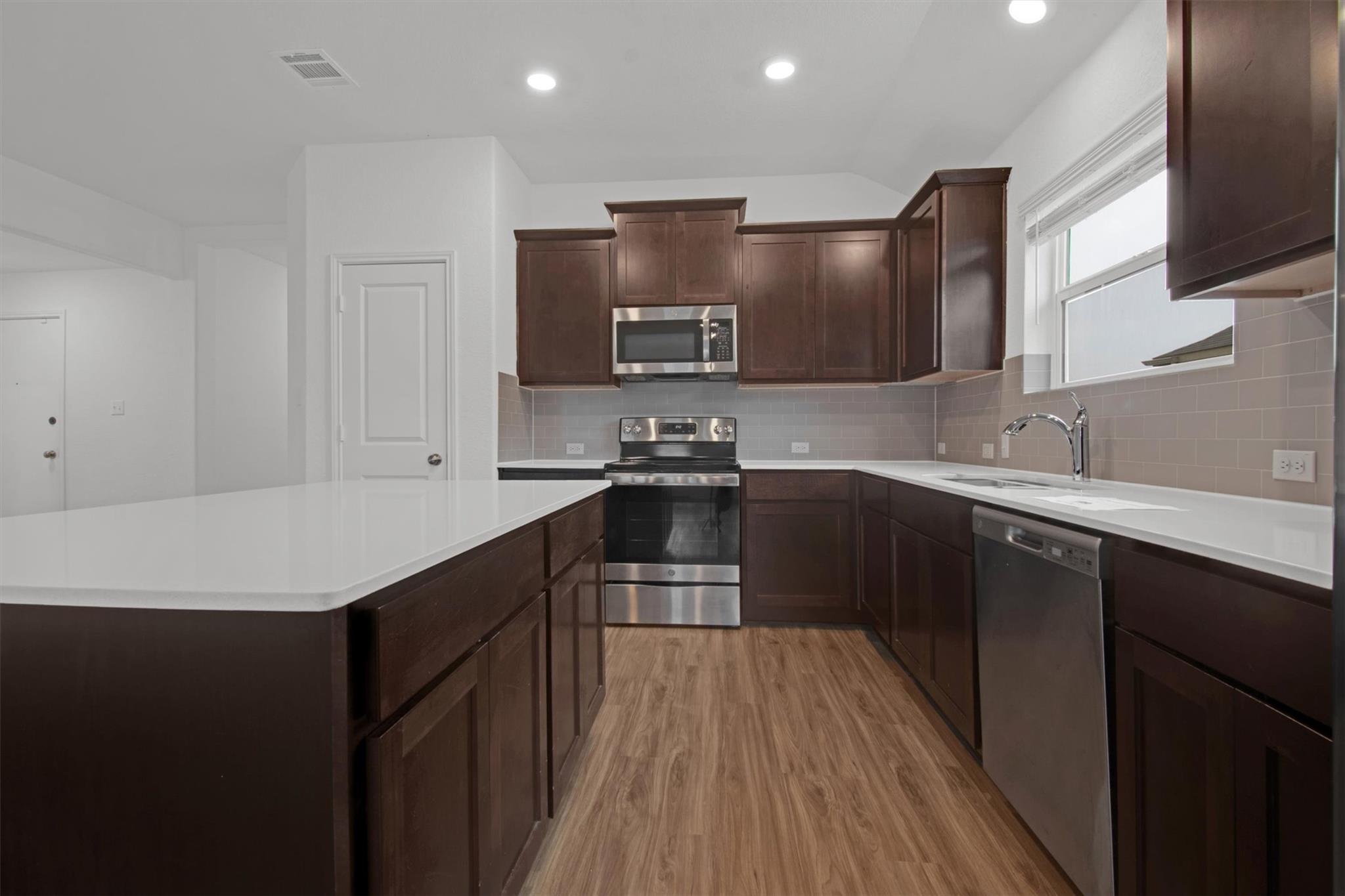 703 Bluejack Way, Hutto, TX 78634