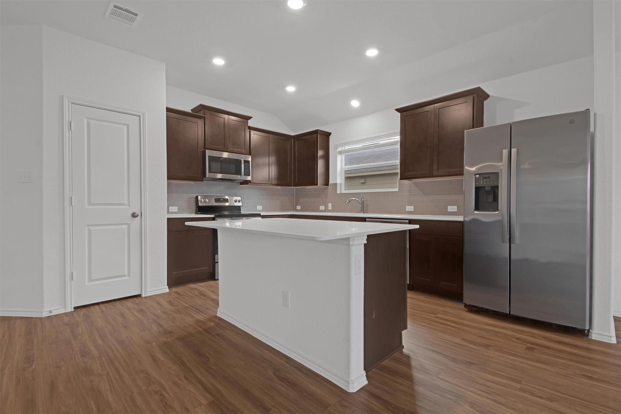 703 Bluejack Way, Hutto, TX 78634