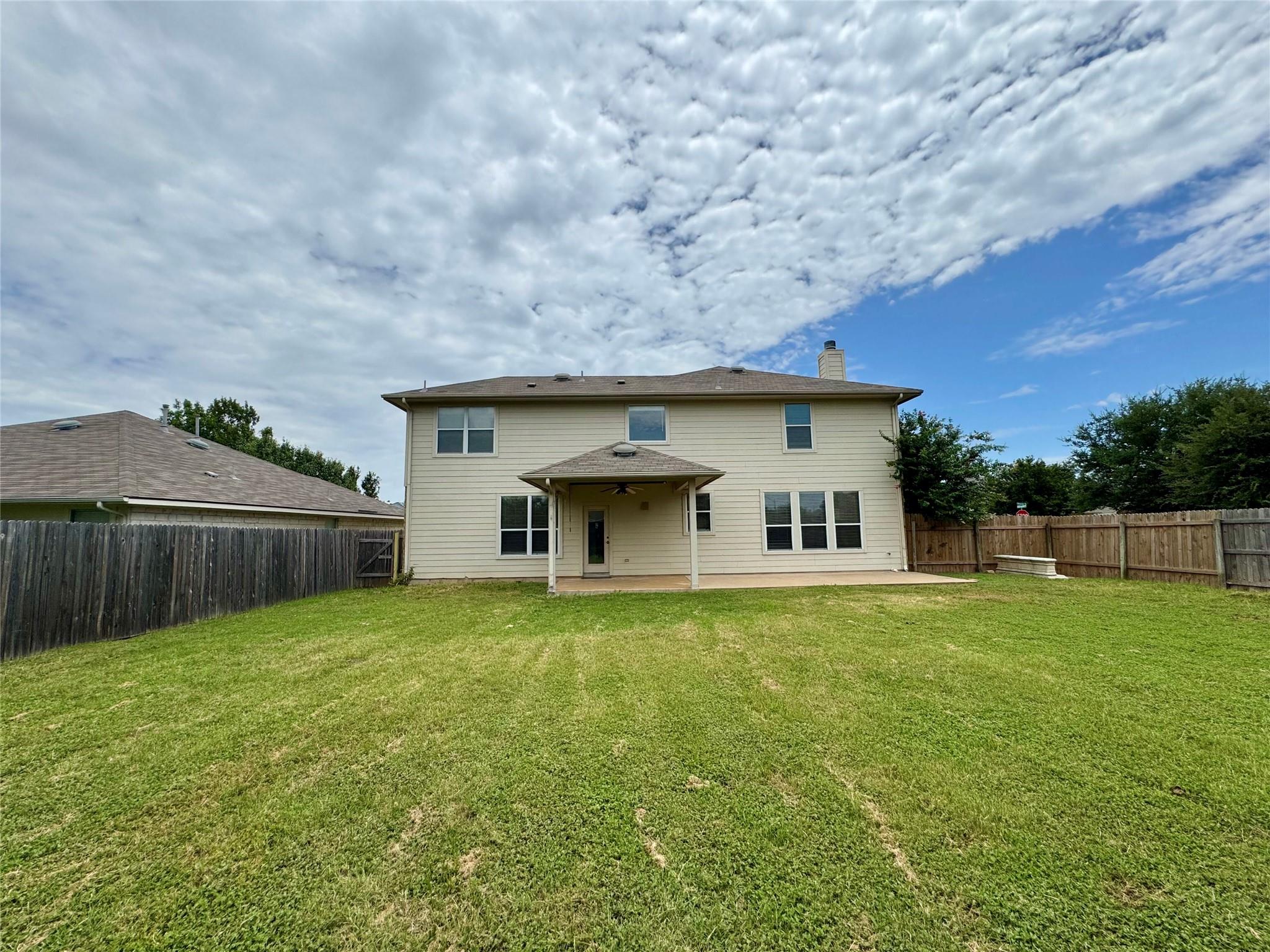701 Ranier Ln, Round Rock, TX 78665