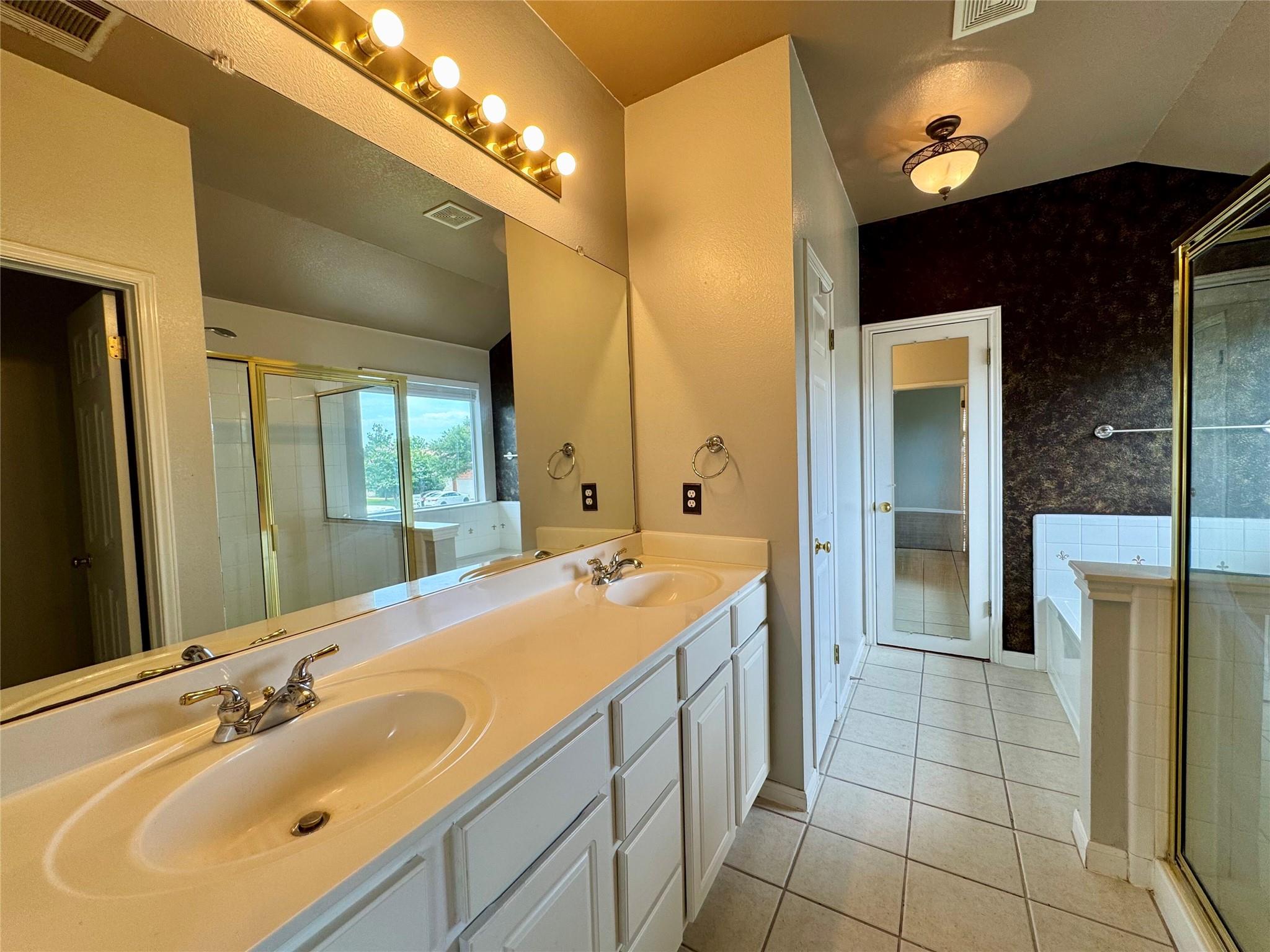 701 Ranier Ln, Round Rock, TX 78665