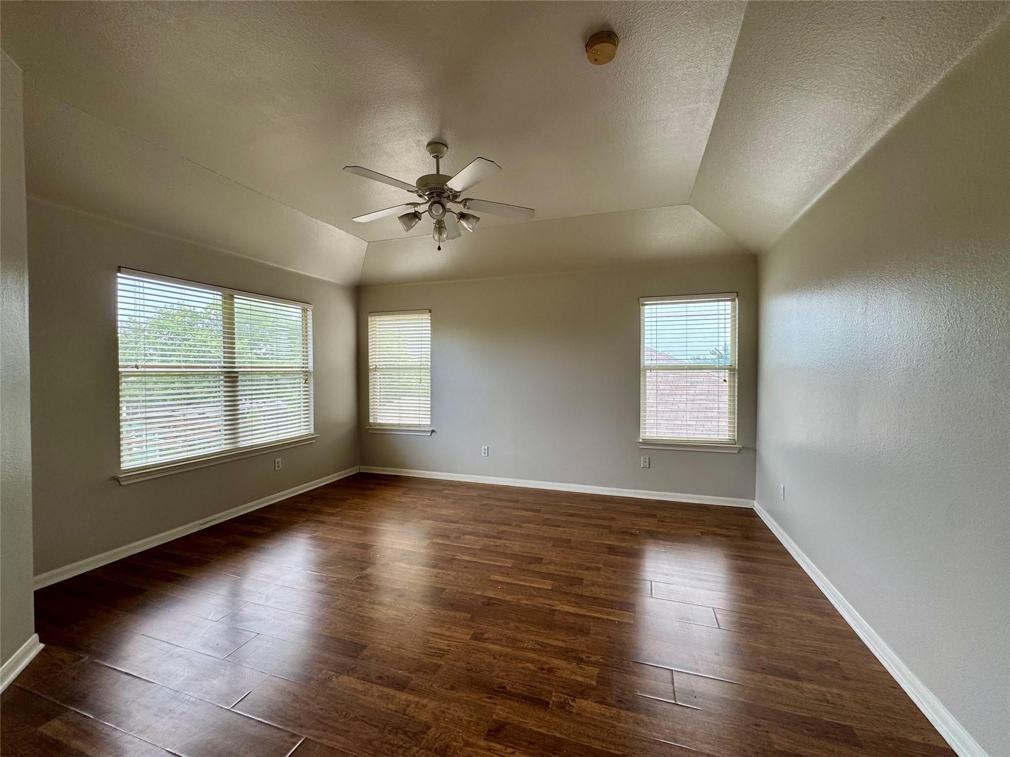 701 Ranier Ln, Round Rock, TX 78665